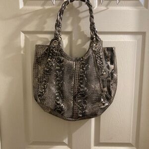 Elegant Snake Print Shoulder Bag